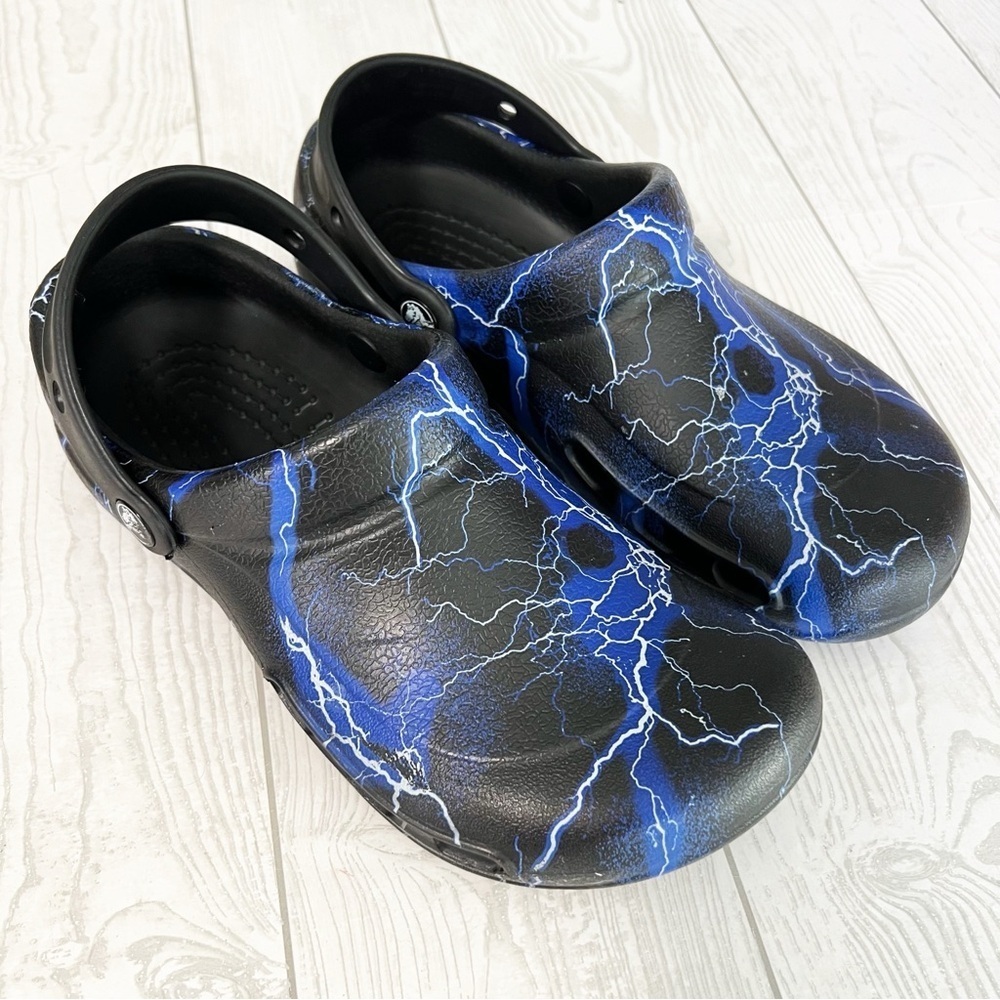 Crocs Bistro Graphic Slip Resistant Work Clogs Black Lightening Bolts